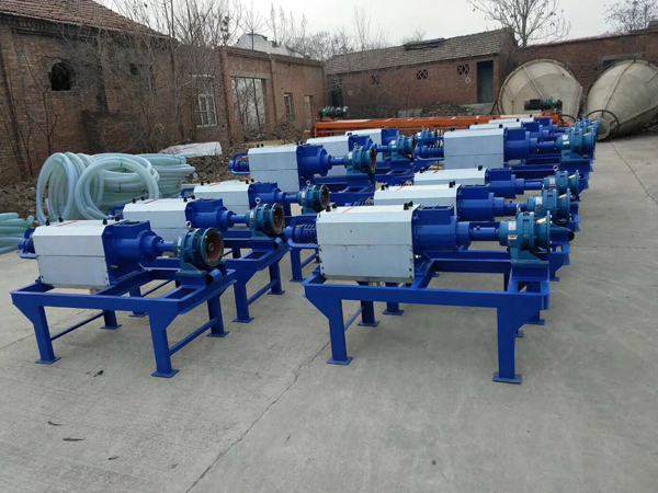 飼料粉碎攪拌機(jī)